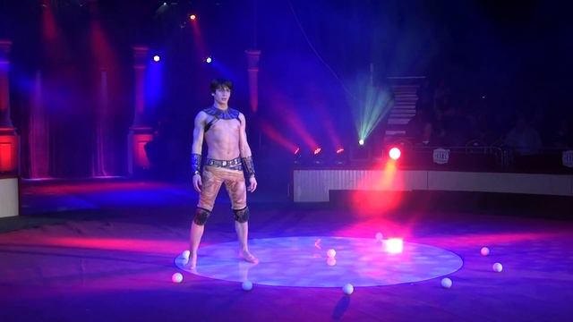 Андрей Маслов жонглер. Украина. IV Festival Internacional del Circ Ciutat de Figueres смотреть онлайн