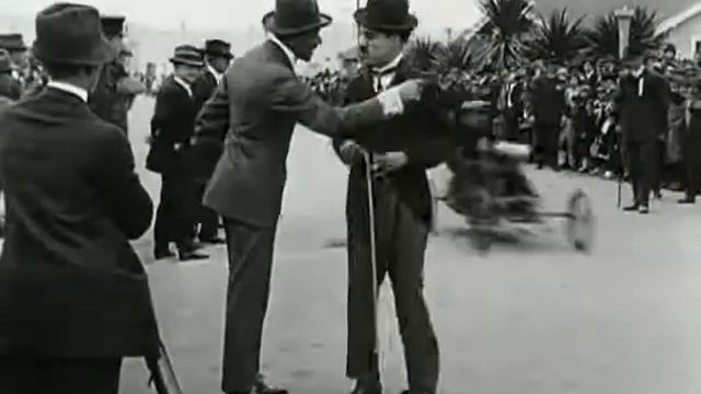 Charlie Chaplin - Kid Auto Races At Venice (Детские Автогонки в Венисе) 1914