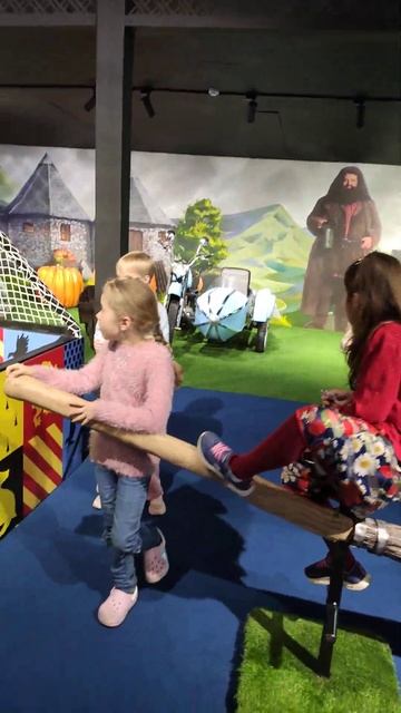 интерактивная выставка «Дверь в Хогвартс» про Гарри Поттера #дверьвхогвартс #хогвартс #Сочи смотреть онлайн