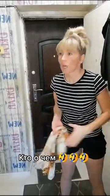 У соседа одно на уме 😂 #короткие #видосы #тикток #sorts #жиза #сосед #шутки смотреть онлайн