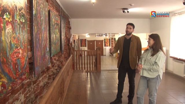 "Мир". Персональная выставка московского художника, Арсения Власова, работает в "Доме Мараева" смотреть онлайн