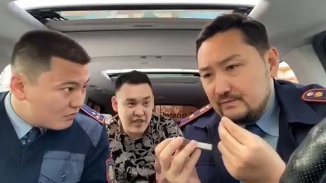 типичные гаишники в Казахстане (ржака) смотреть до конца! смотреть онлайн