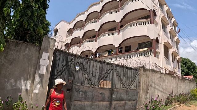 ПОДБИРАЕМ АФРИКАНСКОЕ ЖИЛЬЁ в МТВАПА / ТЁТЯ ПОКИДАЕТ Нас КЕНИЯ смотреть онлайн