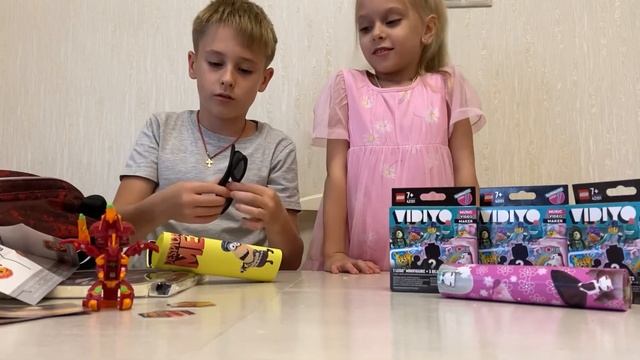 В ТЦ за рюкзаком, игрушками и не только смотреть онлайн