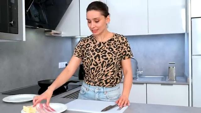ЧТО НА УЖИН_ вкуснейшая ПИЦЦА из картошки на сковороде! Очень простой и быстрый рецепт на ужин смотреть онлайн