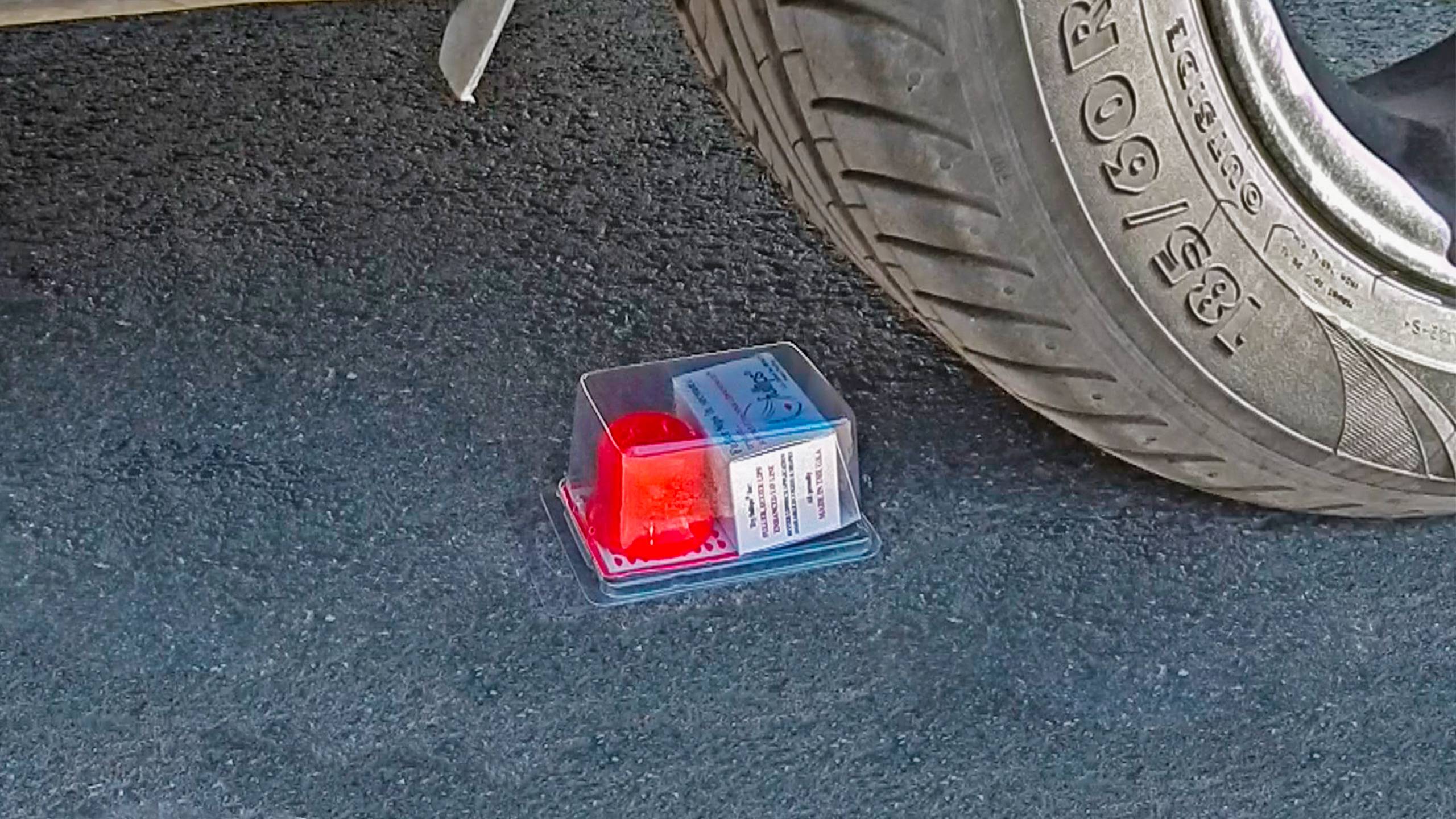 Эксперимент с автомобилем! Краш тест Vs Давить колесом Fullips и разные вещи! АСМР - звуки!