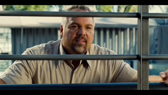 Оуэн Грэйди спасает работника Парка ⁄ Мир Юрского периода смотреть онлайн