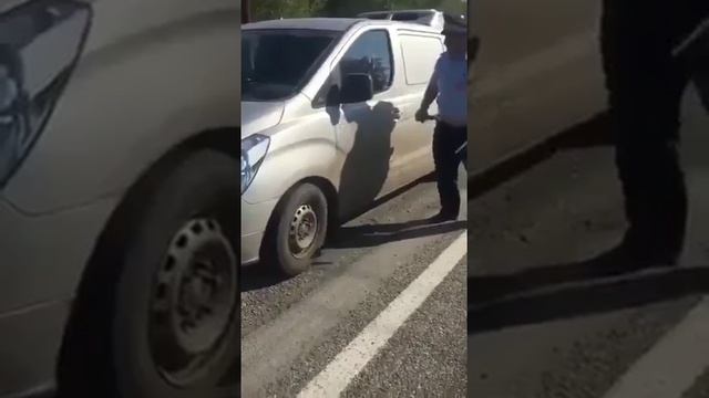 "Тук-тук" — дорожная полиция стучится в дверь смотреть онлайн