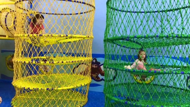 МОЙ АКТИВНЫЙ ДЕНЬ, Парк развлечений для детей. Батуты и горки. смотреть онлайн