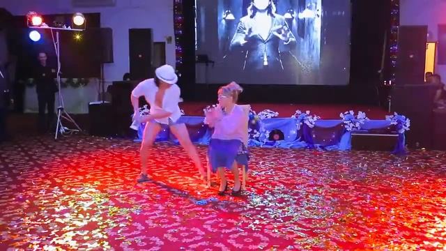Танцевальное шоу с привлечением гостей!!! от компании Nonstop party KZ смотреть онлайн