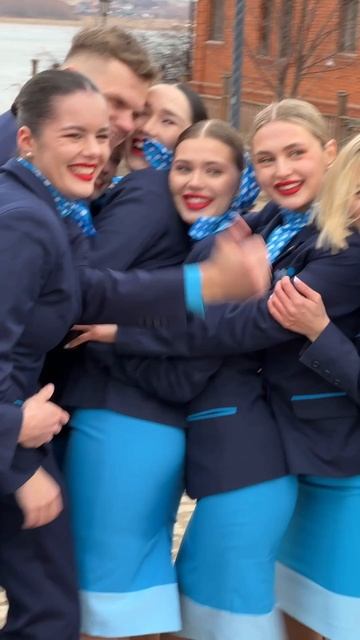 Представляю вам бортпроводников, бренд-амбассадоров авиакомпании Победа 2025 года 👏 смотреть онлайн