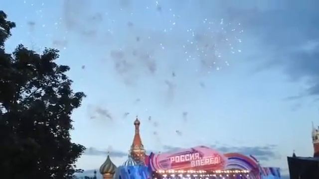Фейерверк на красной площади на День России 12.06.2014 смотреть онлайн