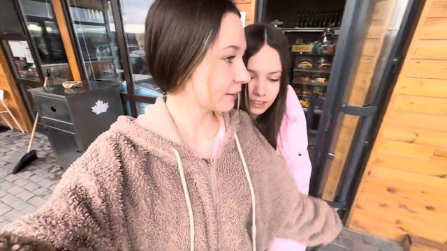 18/19 марта🧘🏻♀️МИНИ-ВЛОГ: едем в Белогорск кататься на лошадях у Белой скалы⛰️🐎едем в Краснодар🩶 смотреть онлайн