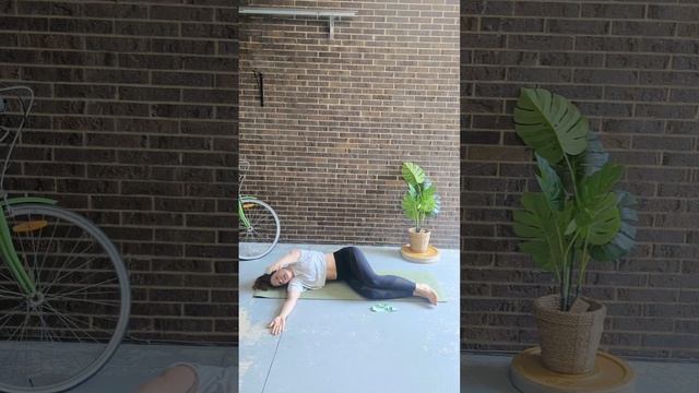 Easy Pilates Movements for Scoliosis смотреть онлайн