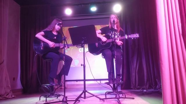 Катя и Настя Сокол. Я держу тебя за руку. 2022 г. смотреть онлайн