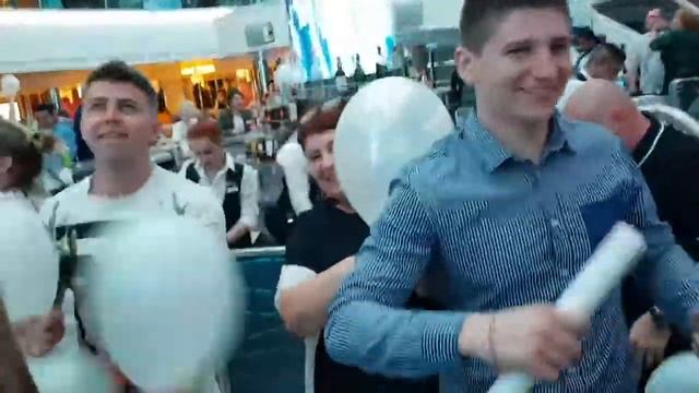 Вечеринка на лайнера Carnival Horizont