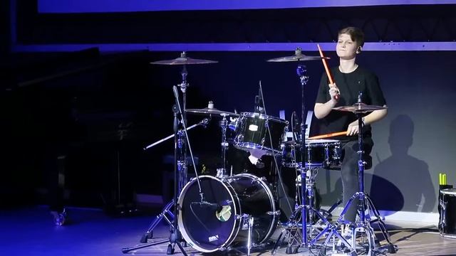 Drum-фестиваль в школе имени Глинки смотреть онлайн