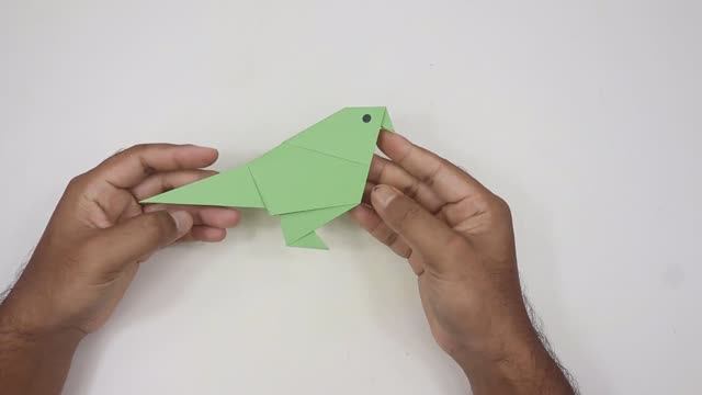 Как сделать оригами ПОПУГАЯ из бумаги! Поделки своими руками! смотреть онлайн