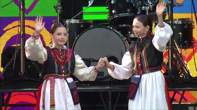 Международный фестиваль «МИР СИБИРИ». Конкурсное выступление Фольклорного ансамбля «Де́вица» смотреть онлайн