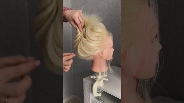 Туториал по прически Высокий пучок . Прическа без накрутки с помощью 2-х жгутов смотреть онлайн