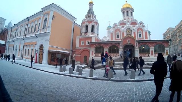 VLOG: Встретились с Конфой и сбежали в Театр) Спектакль 