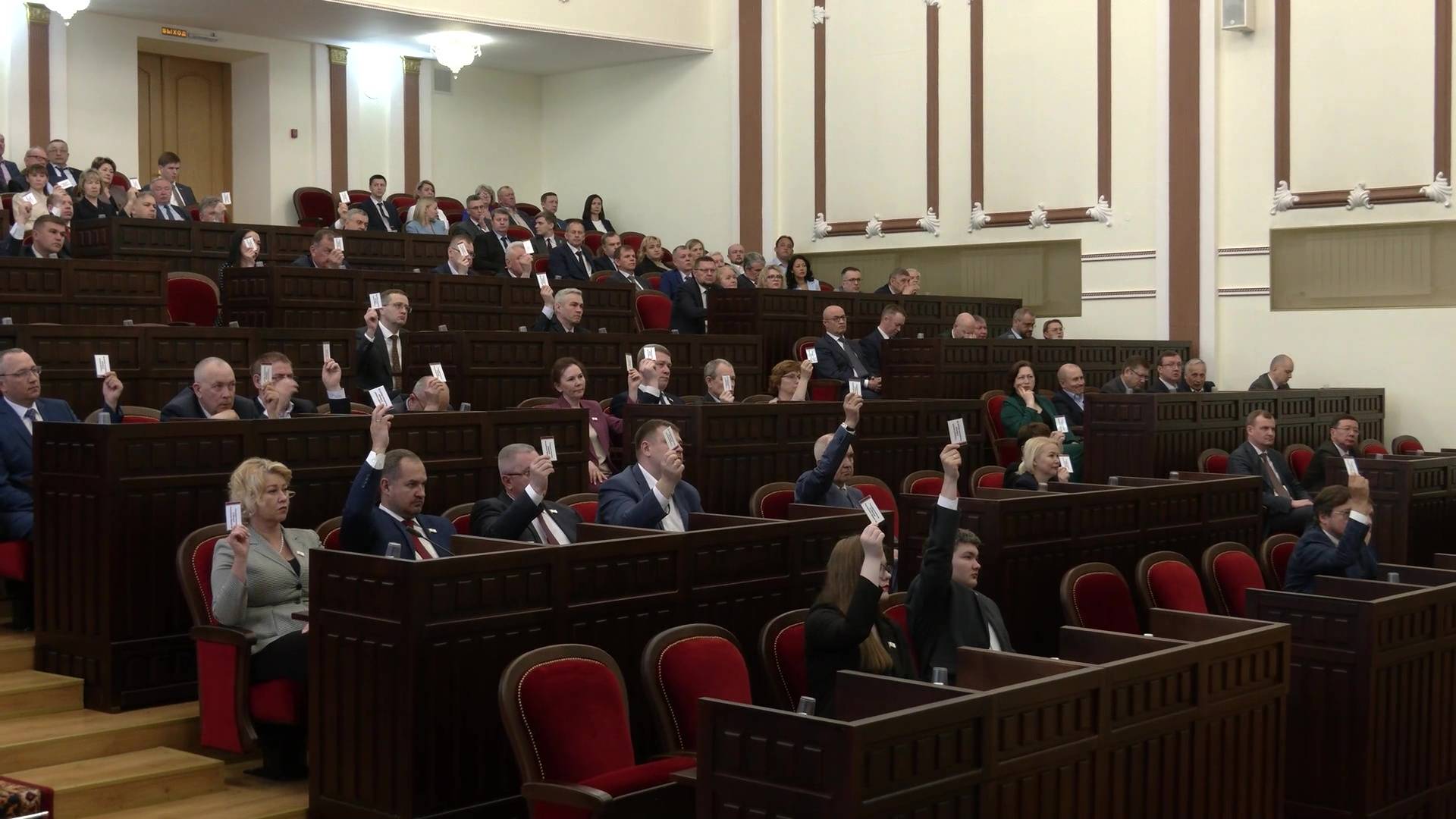 В республике началась реализация 12 новых национальных проектов и 40 региональных смотреть онлайн