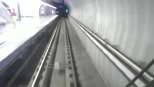 Будапешт, подьезд к станции метро М4 Fovam ter смотреть онлайн