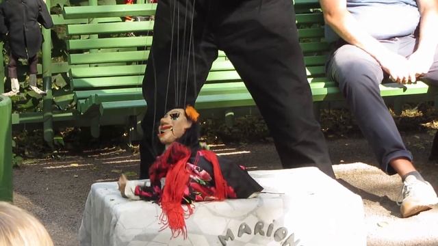 «Цыганочка с выходом» в Летнем Саду Санкт-Петербурга смотреть онлайн