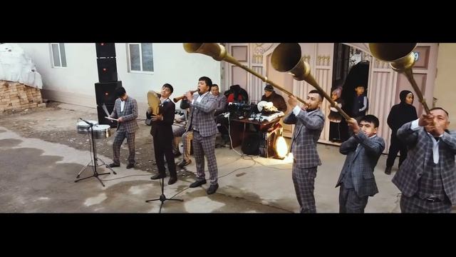 у́збек наволари аббос гурухи