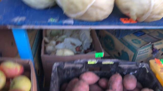 Влияние снежной погоды, на продуктовом рынке в Алуште.