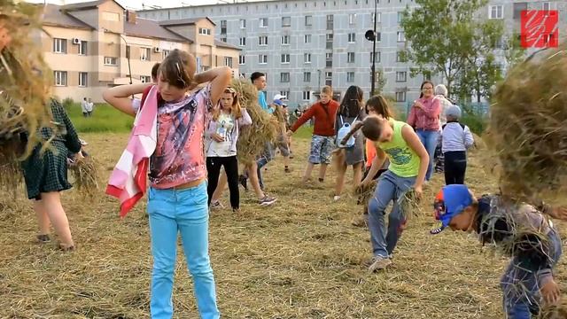 08.07.2017 — Холи-сено на Празднике русского чая в Углегорске