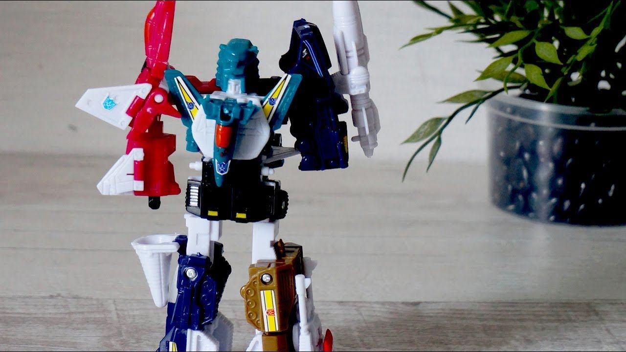 Робот - Трансформер из военной техники. Игрушки для мальчиков смотреть онлайн