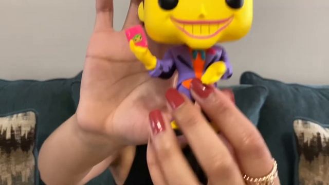 Unboxing The DC BlackLight Batman Animated Series Funko Pops! 🖤 смотреть онлайн