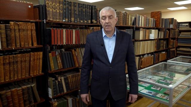 «Разговор с дедом» — стихотворение Виталия Роева. #ПоэзияПобеды смотреть онлайн