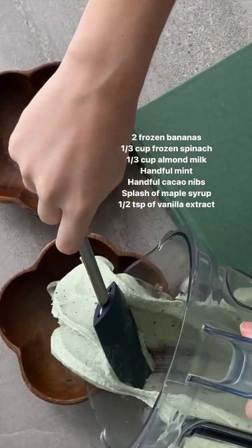 mint chocolate chip smoothie 🤍🤍🤍 #shorts #smoothie #mint #chocolate смотреть онлайн