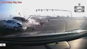 Жуткие аварии снятые на камеру...