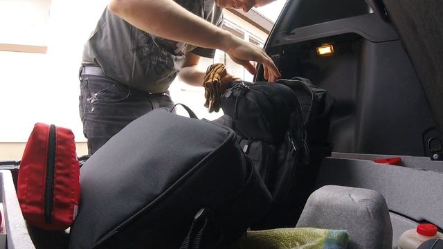Auto EDC praktisch im "Brandit US Cooper 3" Rucksack verstaut смотреть онлайн