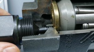 Как поменять вращение на аксиально-поршневом гидронасосе ISO FEYZ 80? Почему он ломается?