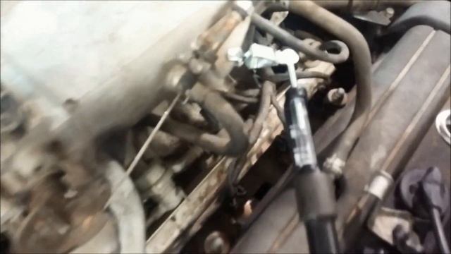 Checking for ignition spark using a spark tester смотреть онлайн