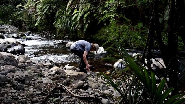 Bushcraft Camp With my Canteen Carrier Survival Kit - Helikon Tex Essential Kitbag смотреть онлайн