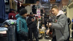 ГИТАРИСТ на БЫДЛО-РЫНКЕ ПРИТВОРИЛСЯ НОВИЧКОМ не ВЫШЕДШЕЕ