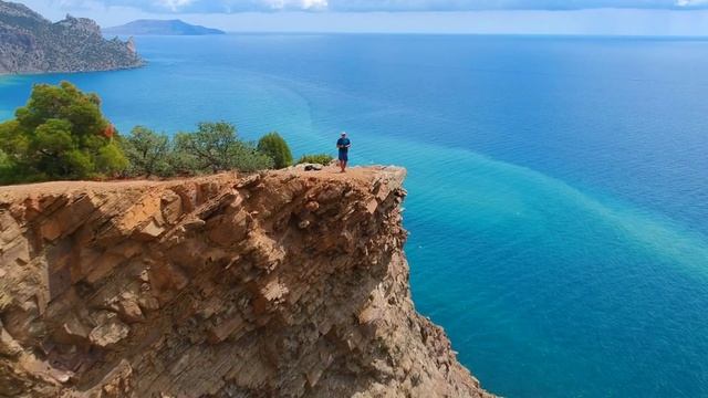 Удивительные места Крыма. Скала Язык Тролля под Судаком. смотреть онлайн
