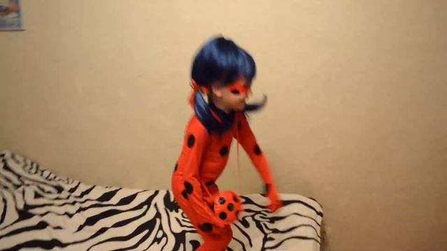 Леди Баг//Мила в костюме LadyBug//Танцы!!! Mila Wears A LadyBug Costume And Dances!