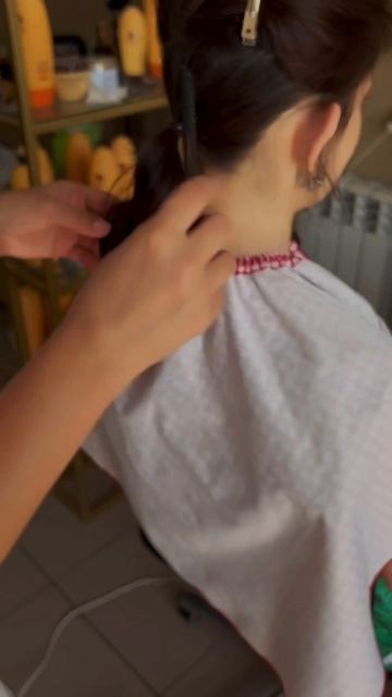 Часть 1. Процесс обучения по прическам. Мастер-класс по низкому пучку смотреть онлайн