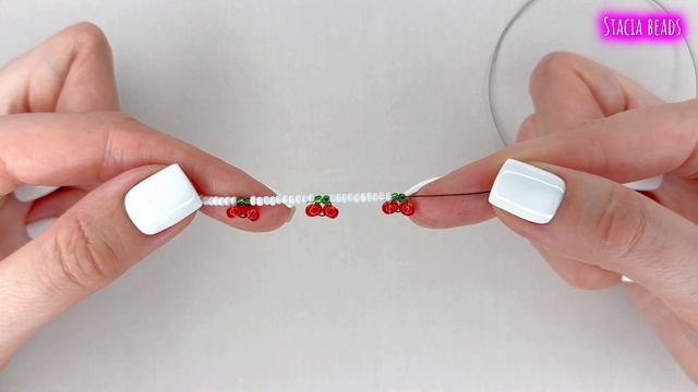 Как сделать простой браслет из бисера с вишенками ?