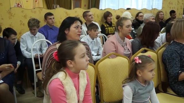 В Донецком центре помощи детям состоялся творческий фестиваль приуроченный к празднованию Дня матер смотреть онлайн