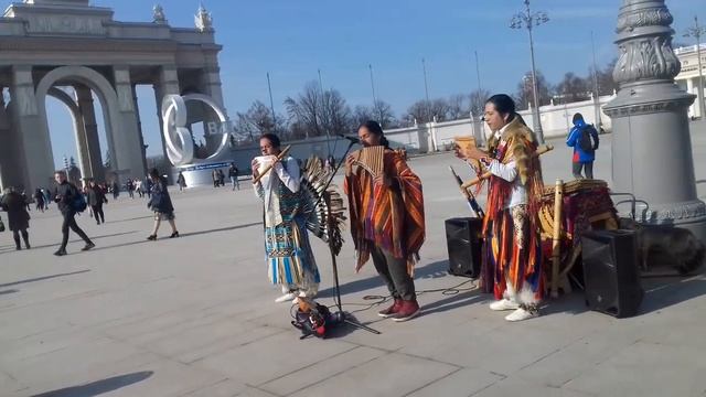 Индейцы на ВДНХ Moscow Красивая Музыка смотреть онлайн