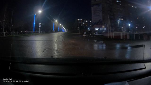 Видерегистратор Neoline FLASH 2K съемка ночью2.mp4 смотреть онлайн