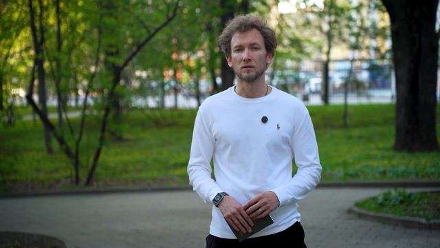 "Сегодня мы с тобой большие…" - стихотворение Романа Сорокина. #ПоэзияПобеды смотреть онлайн