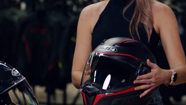 HJC F70 Helmet- AMX Product Insights with Riana Crehan смотреть онлайн